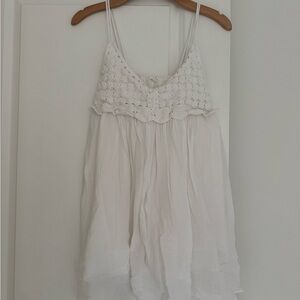 YURA boutique women’s White crochet accent strap mini sun dress size medium